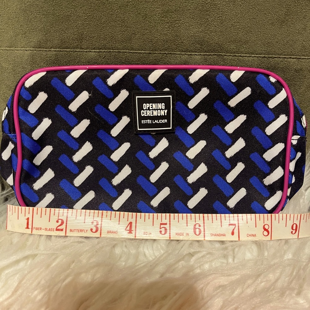New Estée Lauder cosmetics bag.  One size.